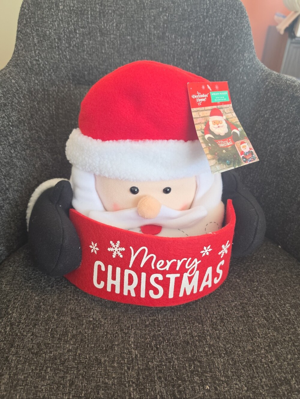 NWT Merry Christmas Plush Santa Claus Wreath Hugger Holiday Decor December Home